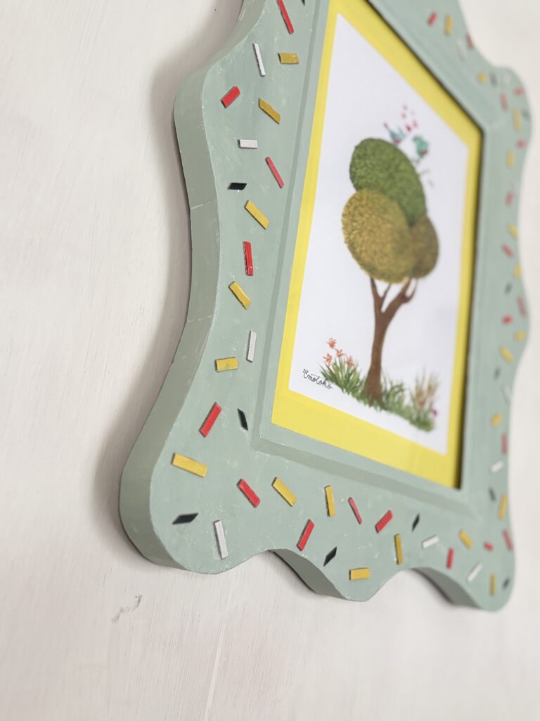 デジタルWall artの『小鳥』にダンボールの額